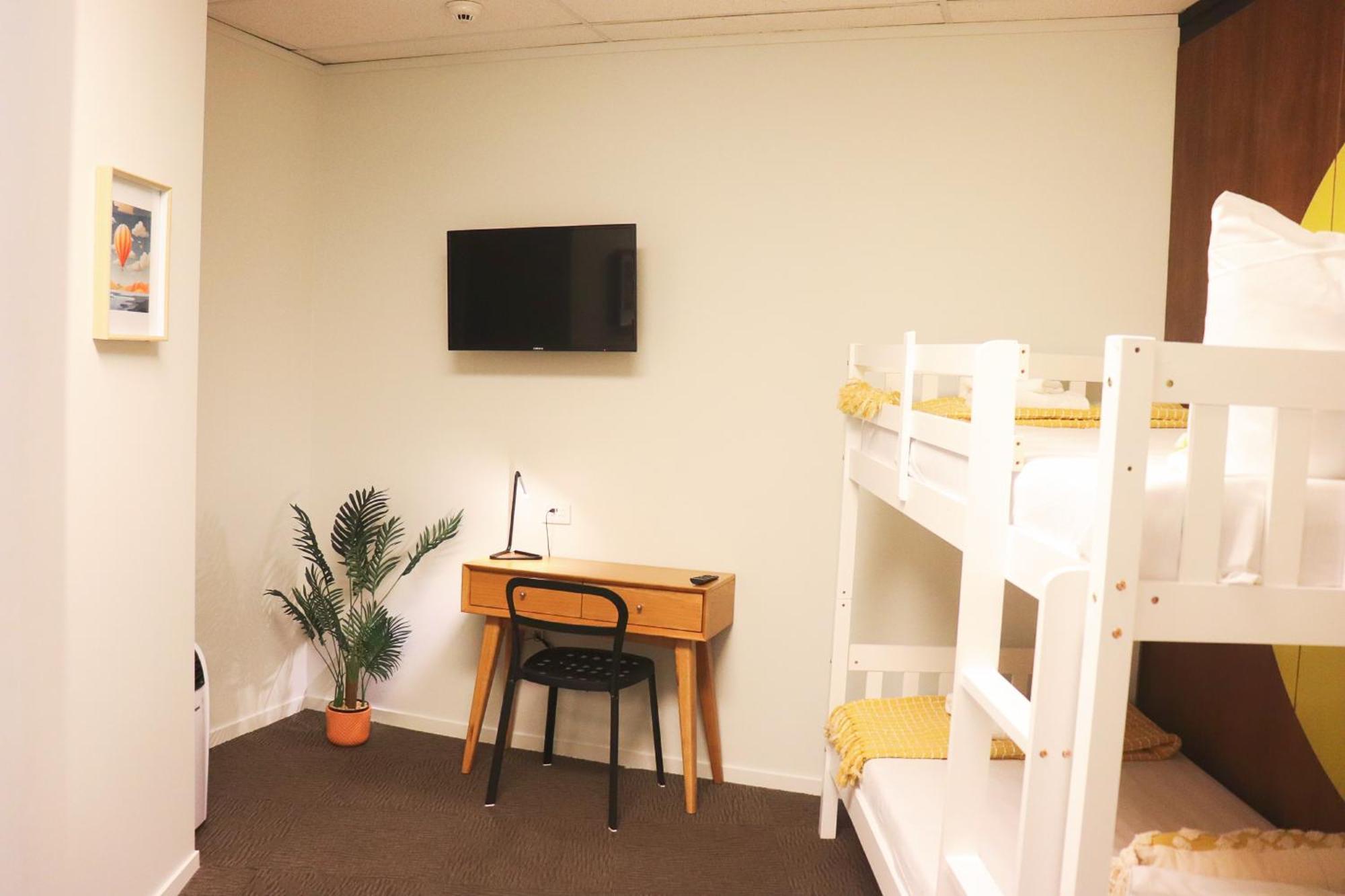 Wellington Hotel Room photo